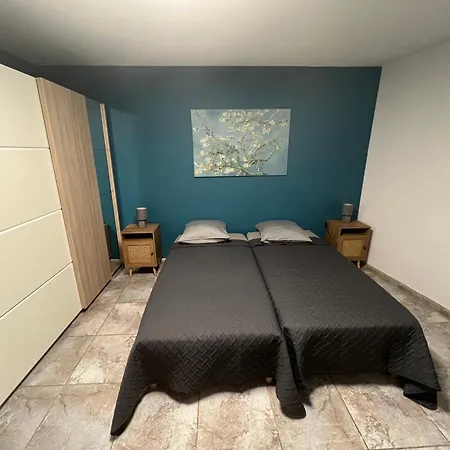 Apartment Les Amandiers Custines